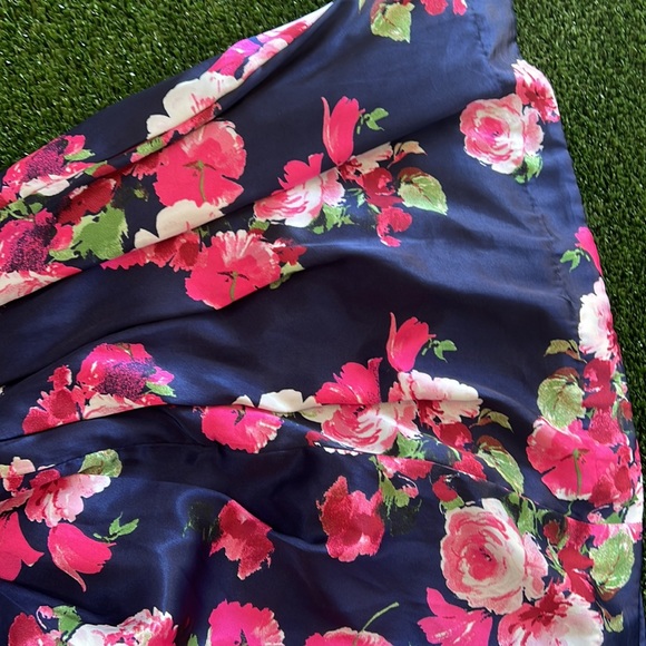 Stunning Spring Cocktail Dress - Picture 5 of 6